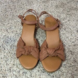 Women's Tan Sandals